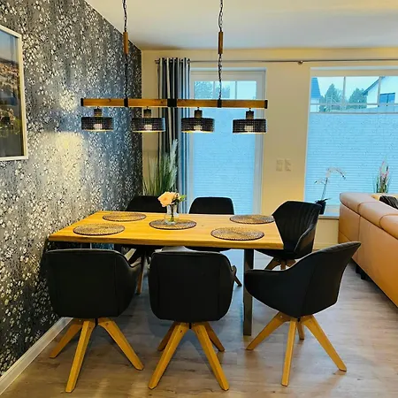 Semi-detached House, 2 Double Beds, 2 Single Beds Apartman Klütz