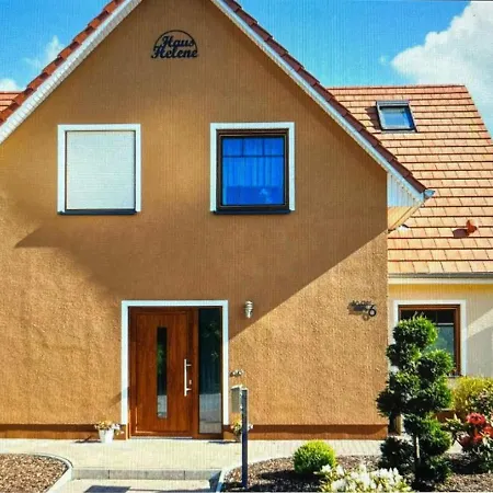 Апартаменты Kluetz Semi-detached House, 2 Double Beds, 2 Single Beds